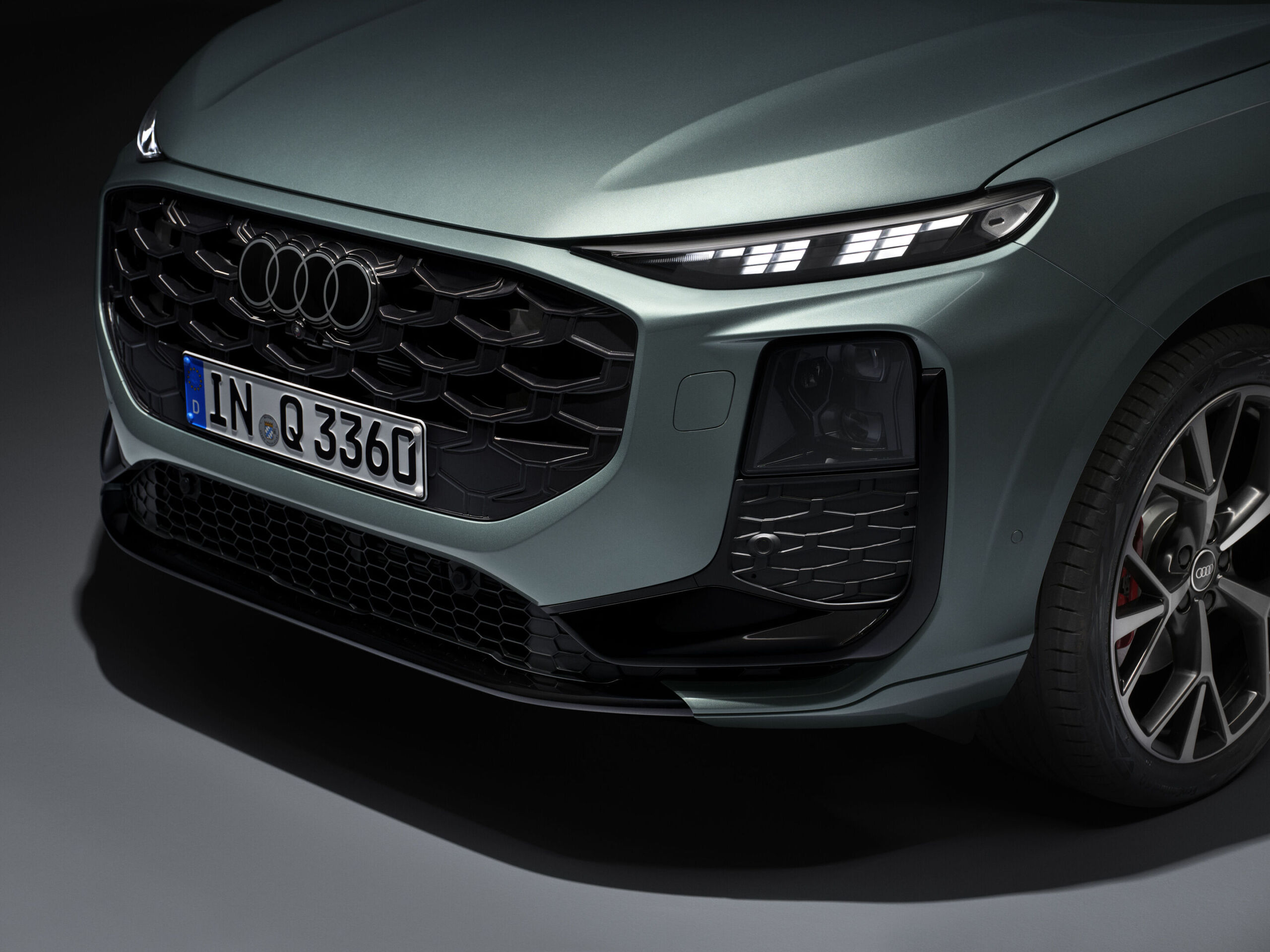 Audi Q3 SUV - Detail,
Colour: Sage green