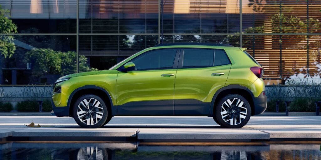Side profile of Škoda Kylaq 2025 SUV with dual-tone alloys and muscular body design