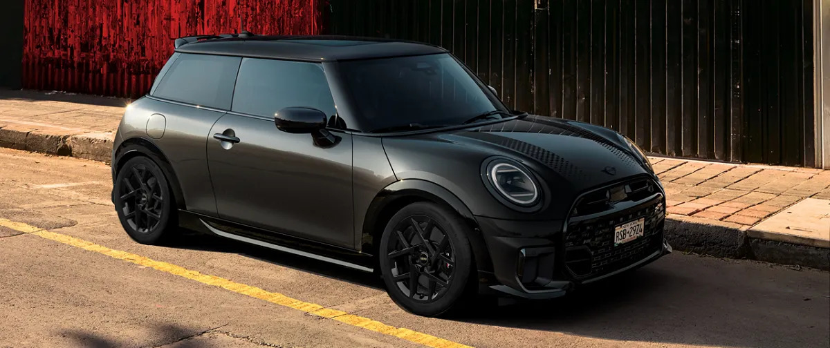MINI COOPER S IN JCW PACK