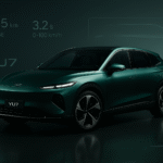 Xiaomi YU7 electric SUV in Emerald Green under studio lights with futuristic design and performance highlights.